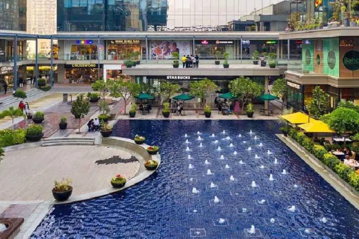 street shopping in Gurgaon