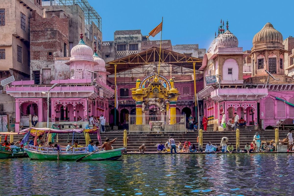 famous temples in Mathura