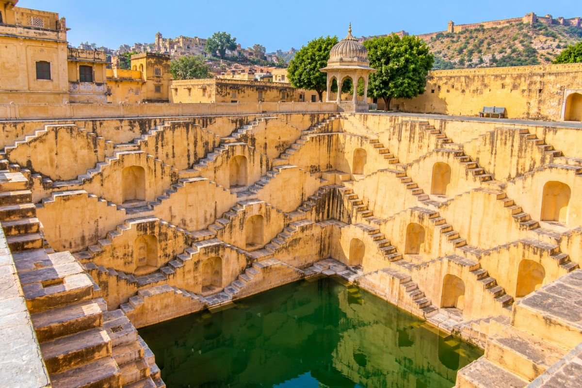 Panna Meena ka Kund
